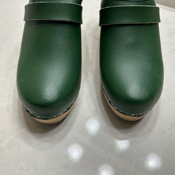 Green Leather Clogs, Cape Clogs, like new, 39 - Picture 3 of 8